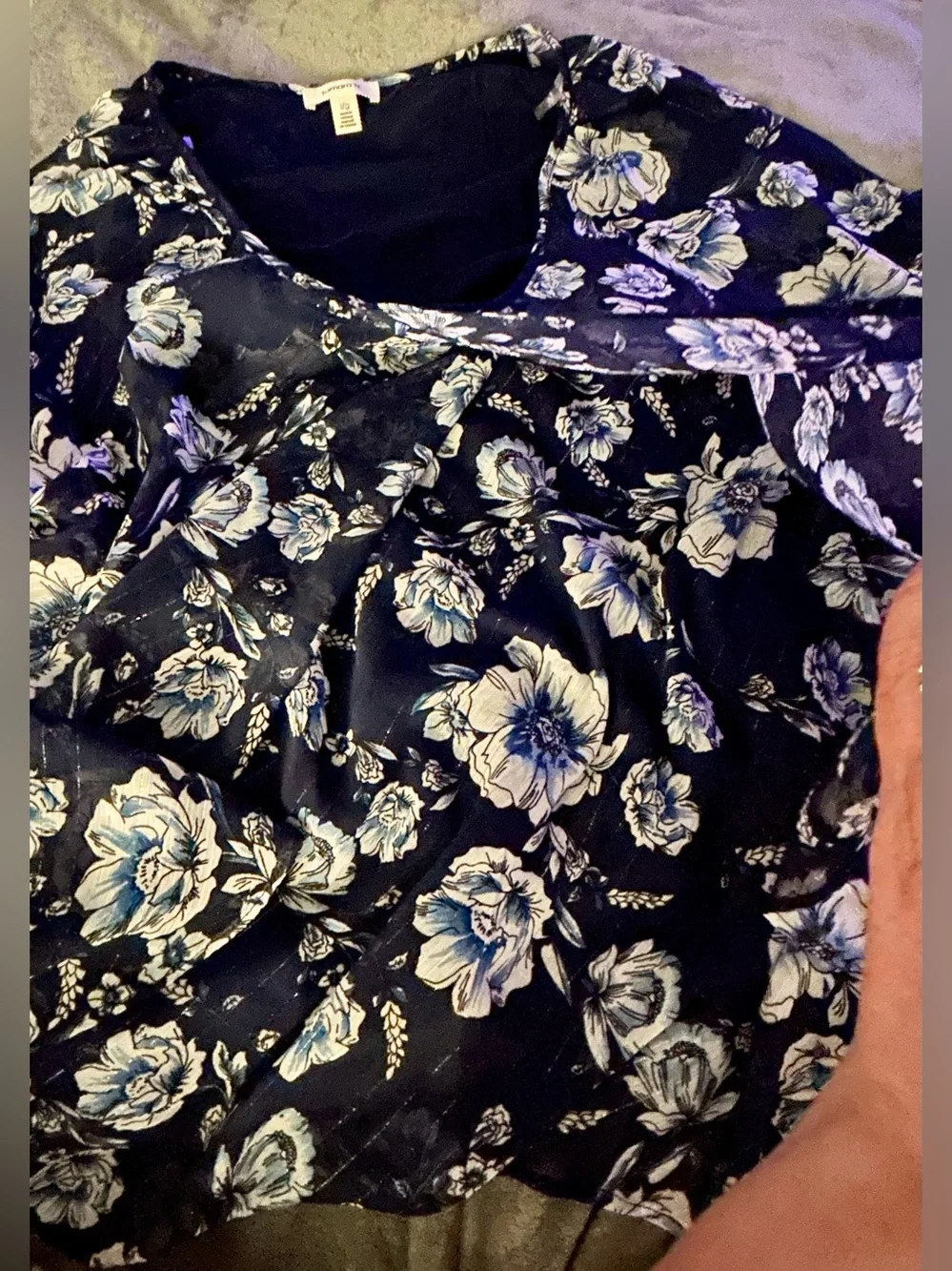 New Tamara H blouse, loose sleeves, sits above wrists. Elastic cuffs. Glitter. L - Picture 9 of 16